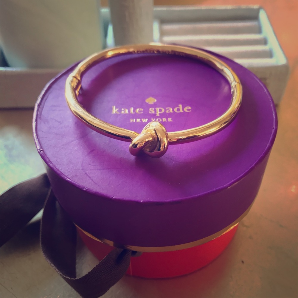 Kate Spade ♠️ gold knot bangle